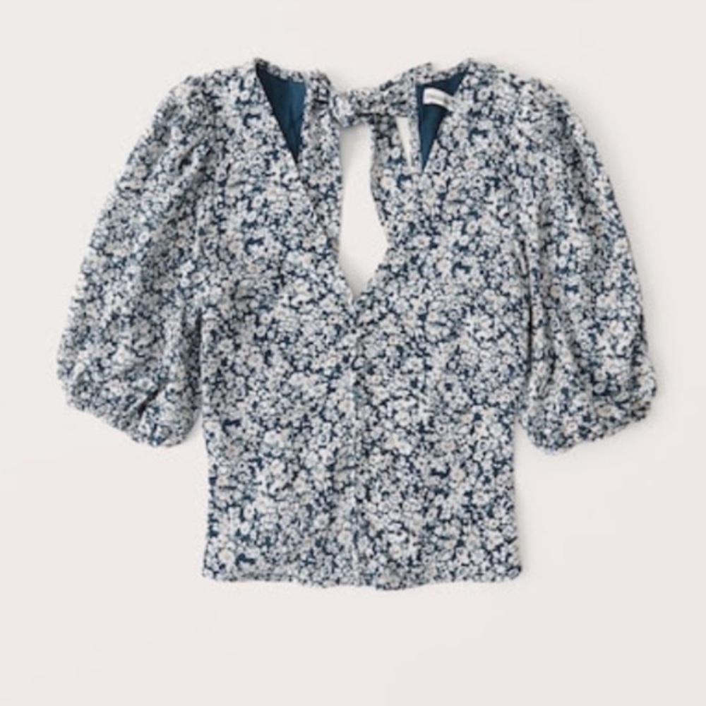 Abercrombie & Fitch Bow-Back Blouse
SKU: 642350141
Color: GREEN FLORAL